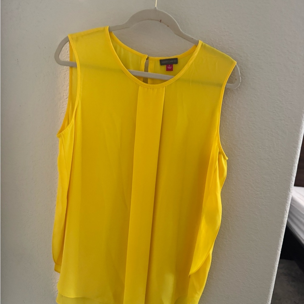 Vince Camino sleeveless flowy blouse